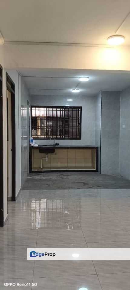Flat in Taman Ungku Tun Aminah for sale , Johor, Johor Bahru