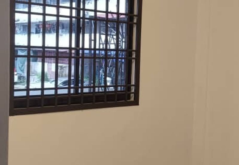 Flat Taman Ungku Tun Aminah