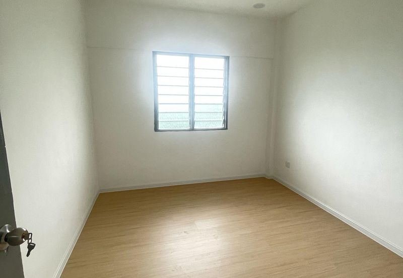 Flat Taman Plentong Utama