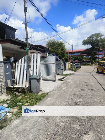 Double storey low cost corner house in Taman Megah Ria for rent , Johor, Masai