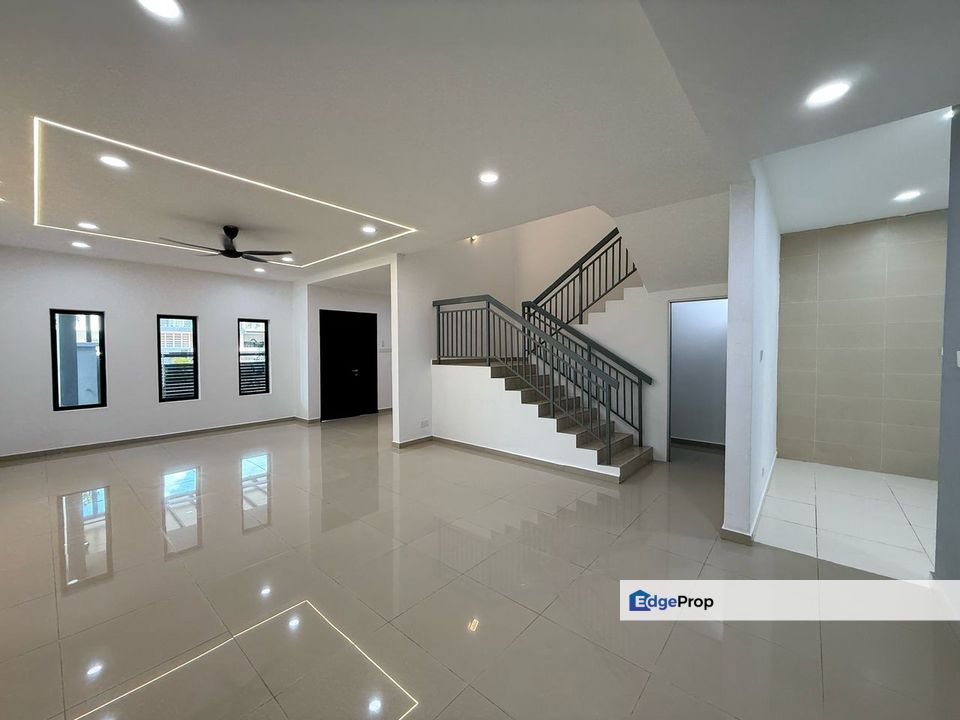 Double storey terrace house in Taman Nusantara Prima for sale , Johor, Gelang Patah