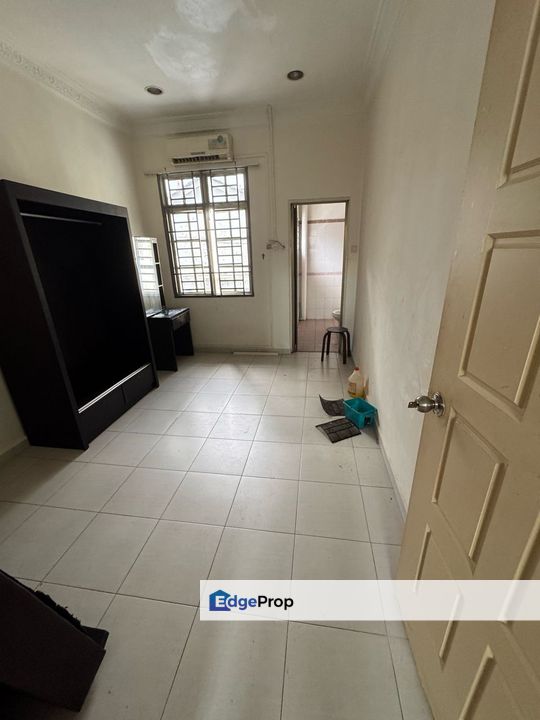 1.5 single storey terrace house in Bandar Seri Alam for sale , Johor, Masai