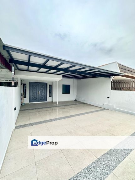 Single storey terrace house in Taman Sri Skudai for sale , Johor, Skudai