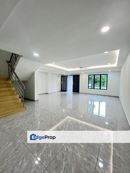 Double storey terrace house (5 bedrooms) in Taman Puteri Wangsa for sale , Johor, Ulu Tiram