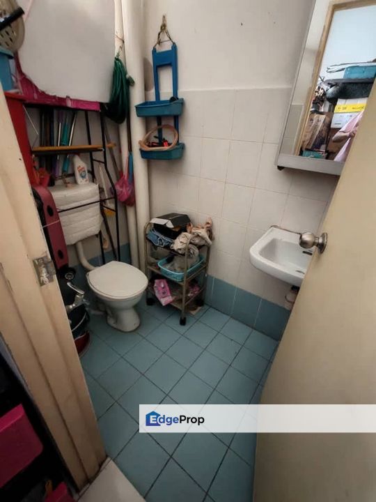 Level 2 flat in Taman Setanggi for sale , Johor, Johor Bahru