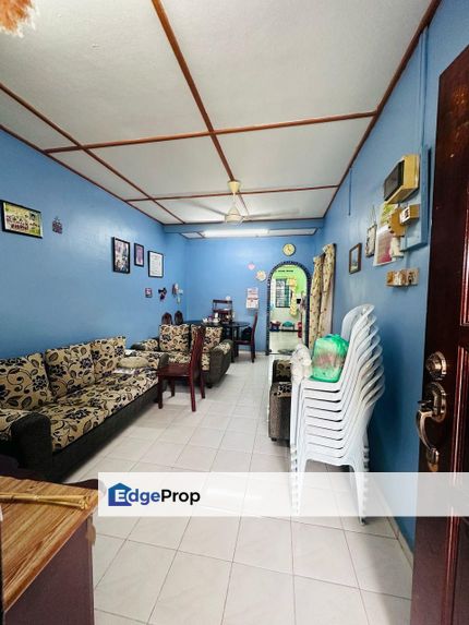 Single storey low cost house in Taman Universiti for sale , Johor, Skudai