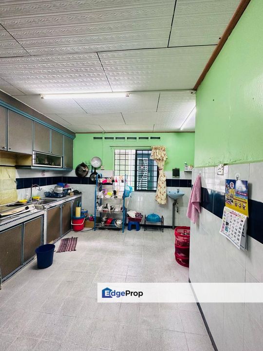 Single storey low cost house in Taman Universiti for sale , Johor, Skudai