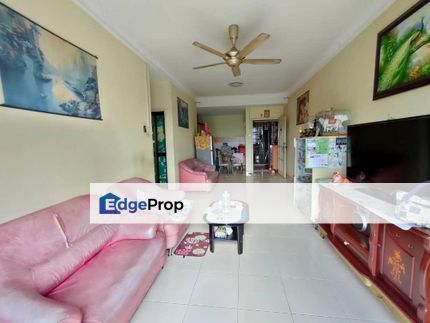 3 bedrooms unit in Kipark Apartment for sale , Johor, Tampoi
