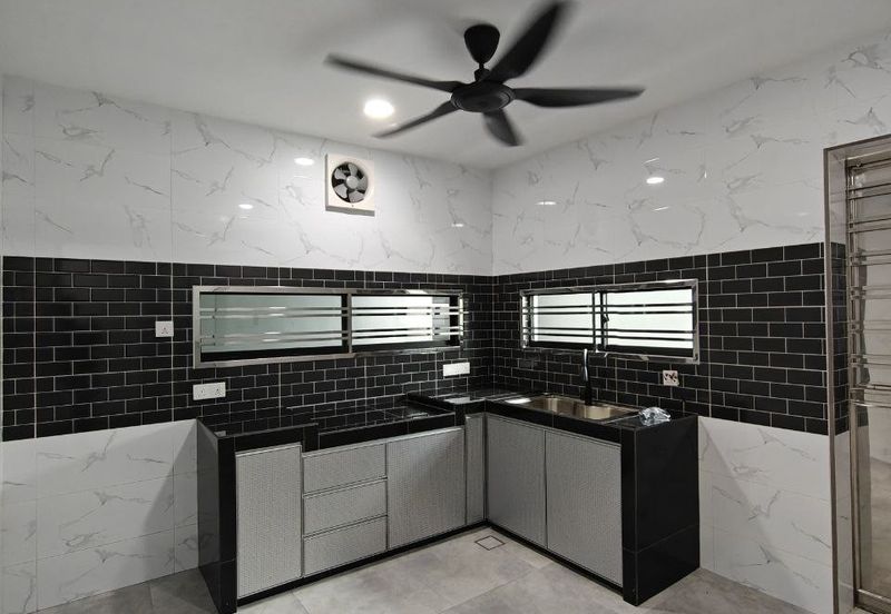 Single storey terrace house in Kampung Poh Cher Leng for rent 