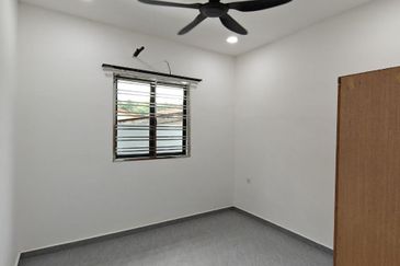 Single storey terrace house in Kampung Poh Cher Leng for rent 