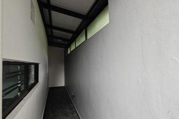 Single storey terrace house in Kampung Poh Cher Leng for rent 
