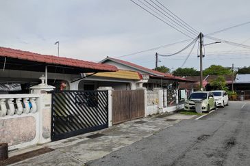 Taman Emas Merah