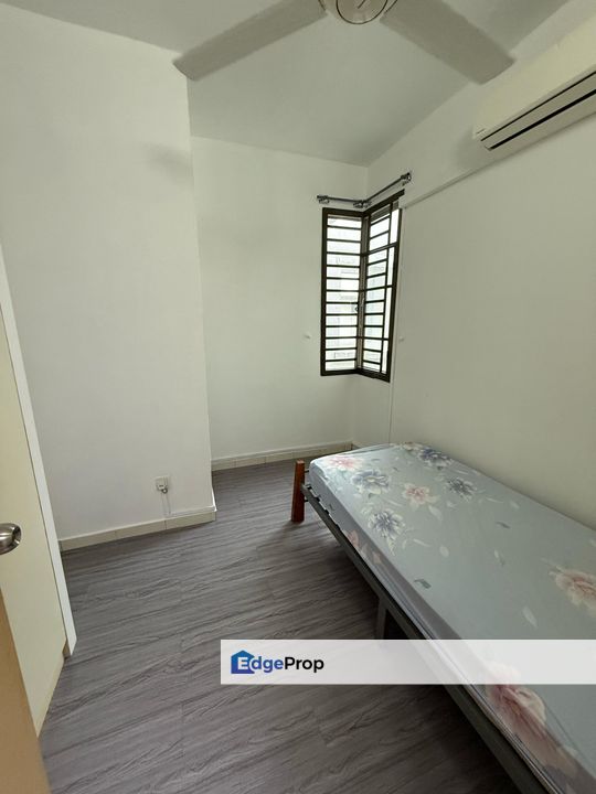 3 bedrooms unit in Nusa Perdana Apartment for sale , Johor, Gelang Patah