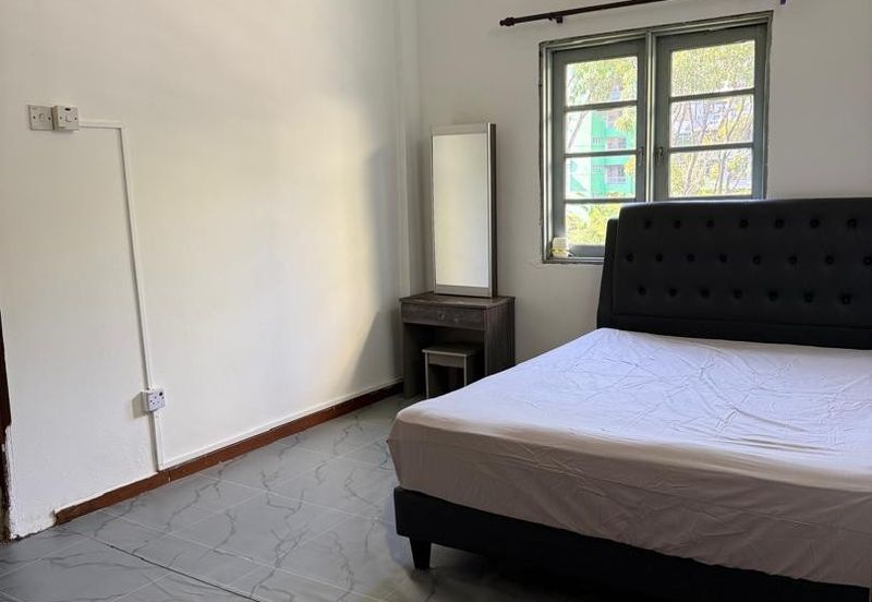 Lily & Jasmine Apartment