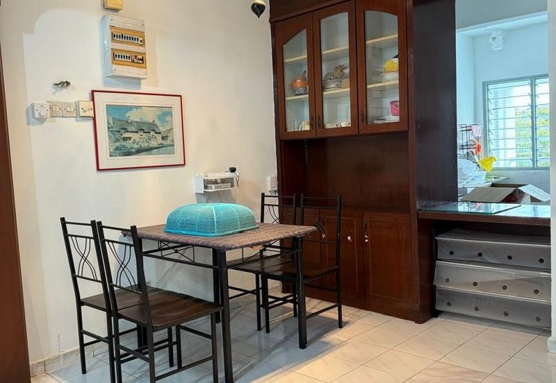 Lily & Jasmine Apartment