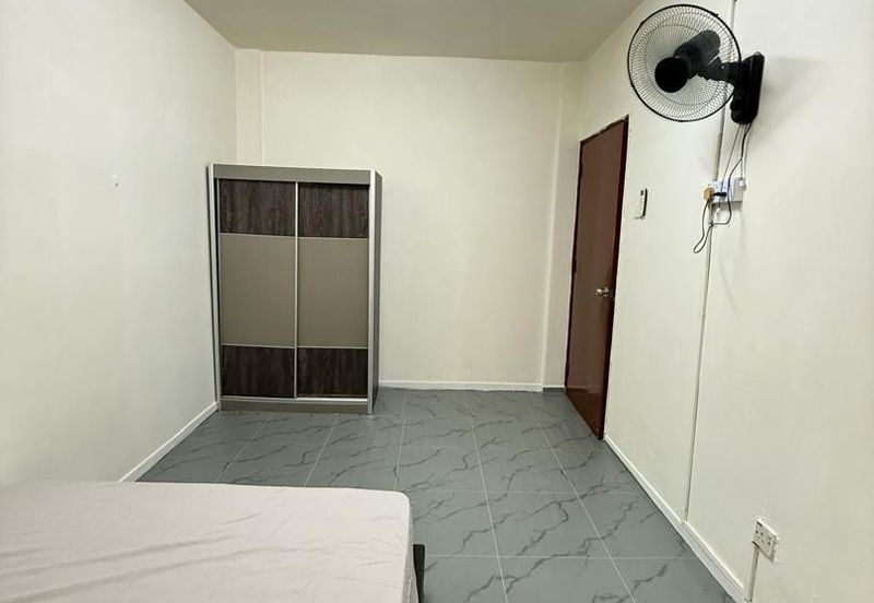 Lily & Jasmine Apartment