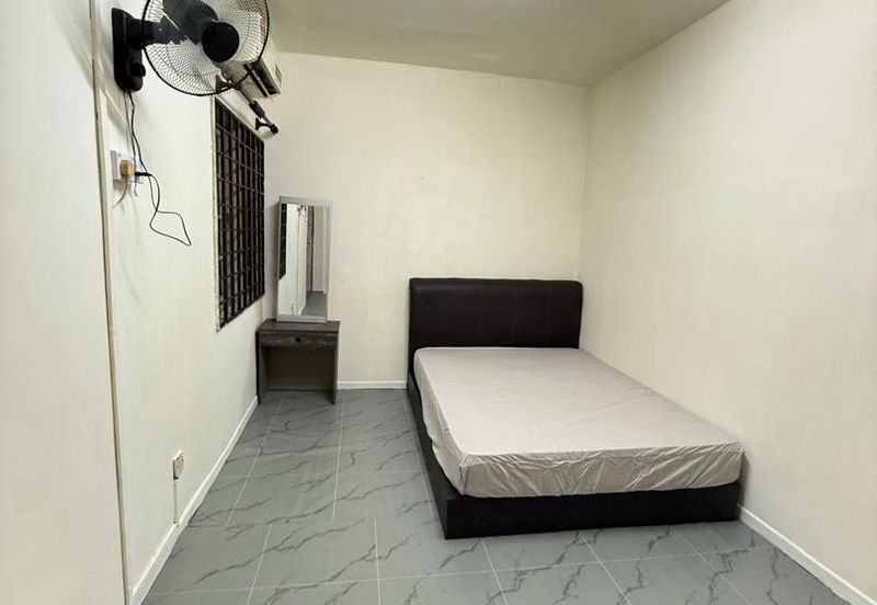 Lily & Jasmine Apartment