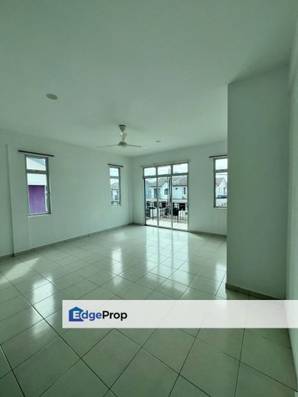 Double storey cluster house in Taman Pulai Mutiara for sale , Johor, 
