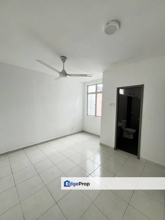 Double storey cluster house in Taman Pulai Mutiara for sale , Johor, 