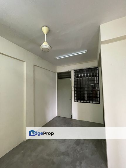 3 bedrooms flat in Taman Seri Orkid for sale , Johor, Johor Bahru