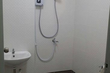 Seasons Luxury Apartments @ Amara Larkin