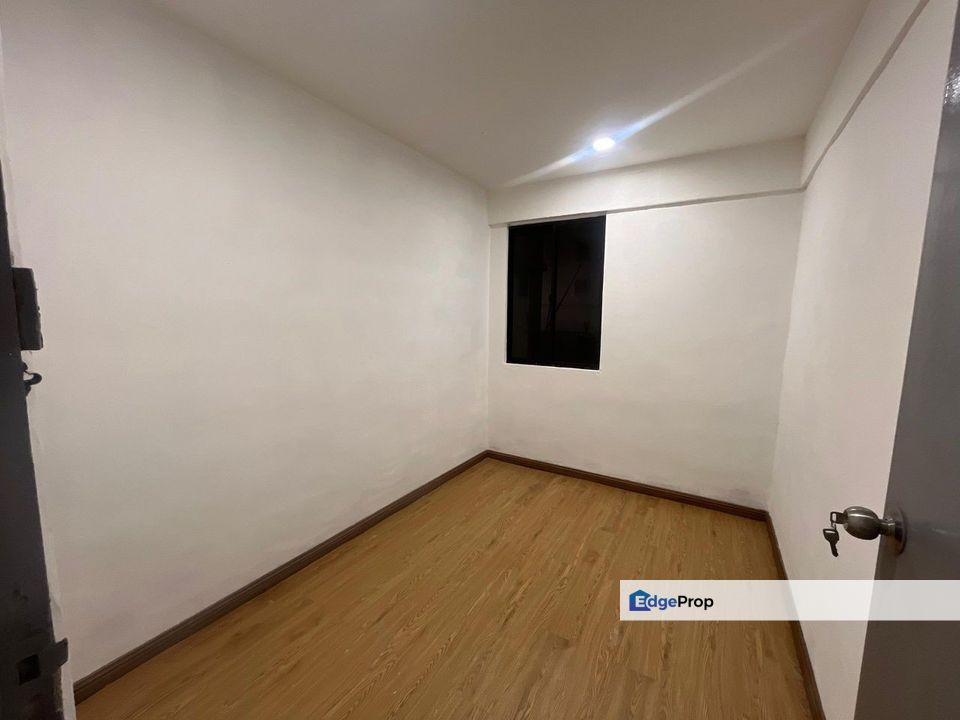 Stulang laut Flat level 1 for sale , Johor, Johor Bahru