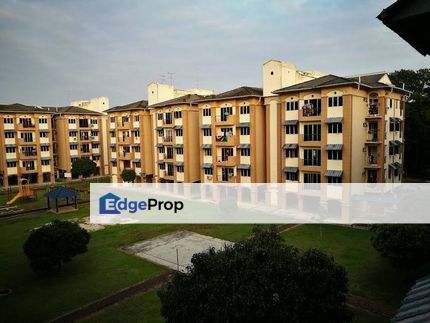 3 bedrooms unit in Melawis Apartment for sale , Johor, Skudai