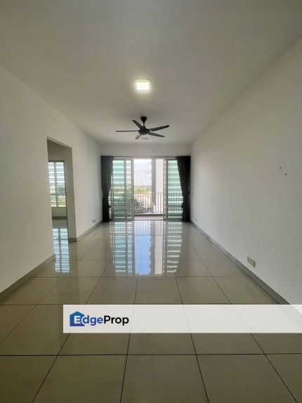 3 bedrooms unit(pool view) in Greenfield Regency for sale , Johor, Tampoi