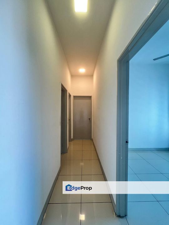 3 bedrooms unit(pool view) in Greenfield Regency for sale , Johor, Tampoi