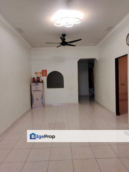 Single Storey Terrace House in Taman Ungku Tun Aminah for sale , Johor, Skudai