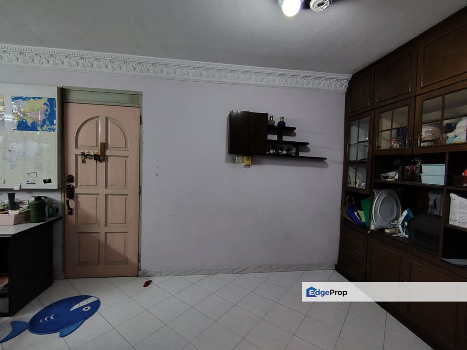 Level 1 flat in Taman Daya for sale , Johor, Johor Bahru