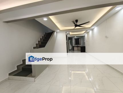 Double storey low cost house in Taman Rinting for sale , Johor, Masai
