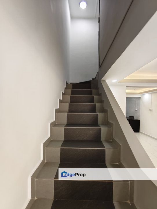 Double storey low cost house in Taman Rinting for sale , Johor, Masai