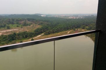 D'Pristine Medini