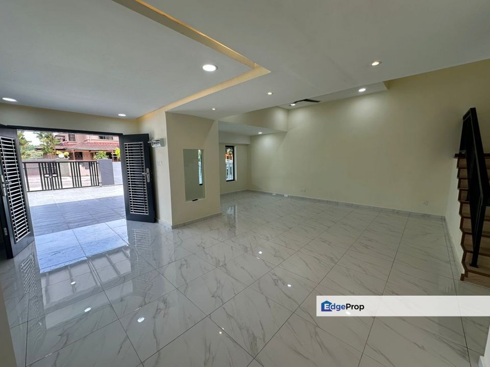 Double storey Semi D in Bandar Baru Seri Alam for sale , Johor, Masai
