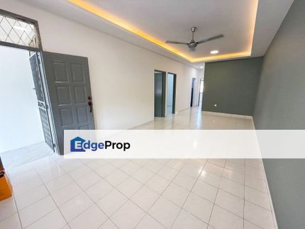 Single storey terrace house in Taman Senai Utama for sale , Johor, Senai