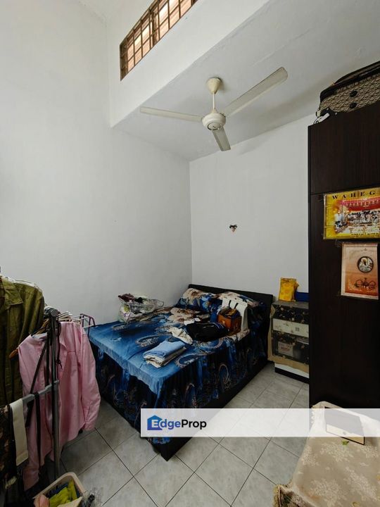 Single storey terrace house in Taman Rinting for sale , Johor, Masai