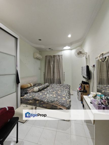 Single storey terrace house(Jalan Kebangsaan)in Taman Universiti for sale , Johor, Skudai
