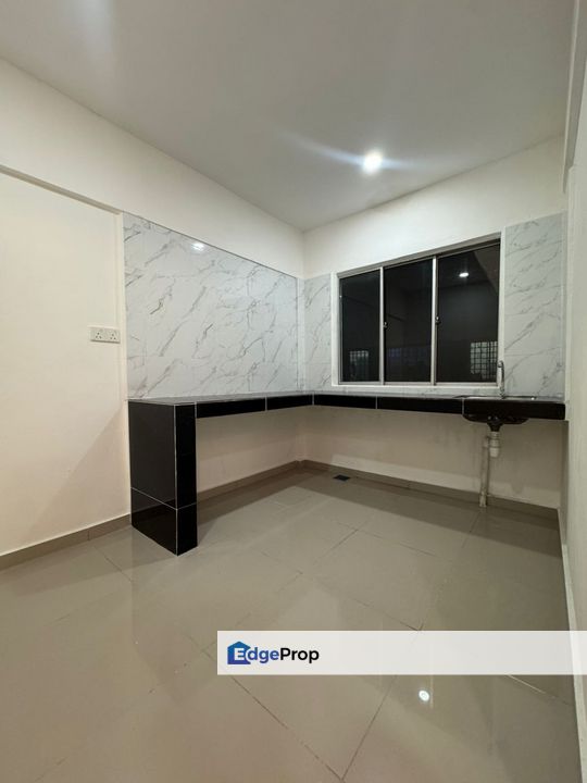 Geharu Flat in Taman Rinting for sale , Johor, Masai