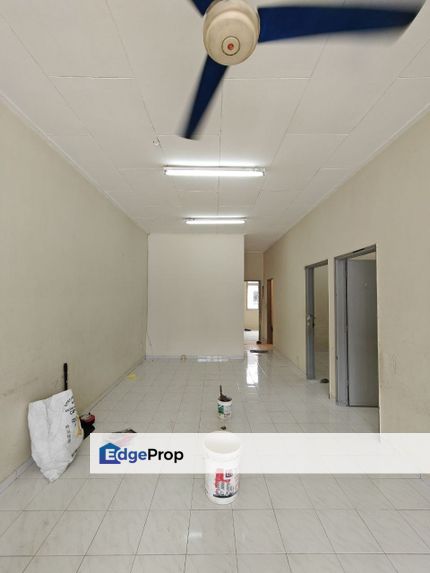 Single storey terrace house in Taman Senai Utama for sale , Johor, Kulai