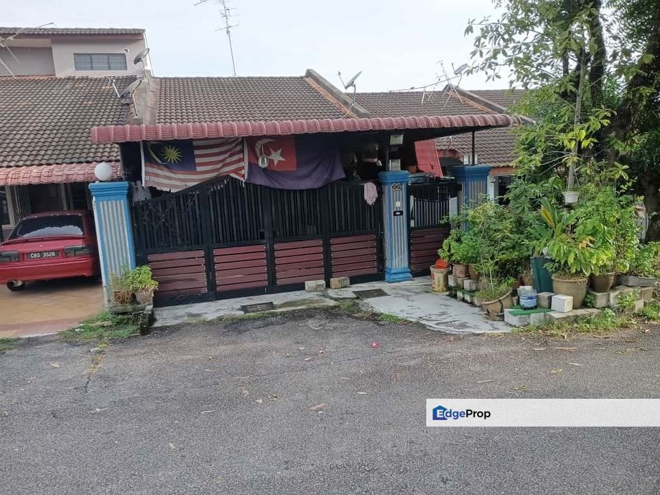 Single storey terrace house in Taman Pasir Putih for sale , Johor, Pasir Gudang