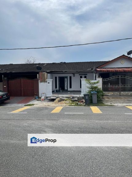Single storey terrace house in Taman Teratai for sale , Johor, Skudai