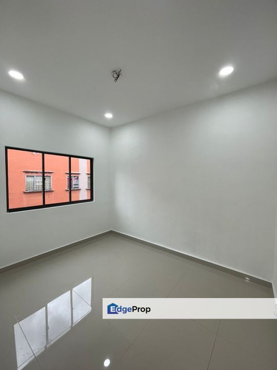 Taman Pulai Utama flat for sale , Johor, Skudai