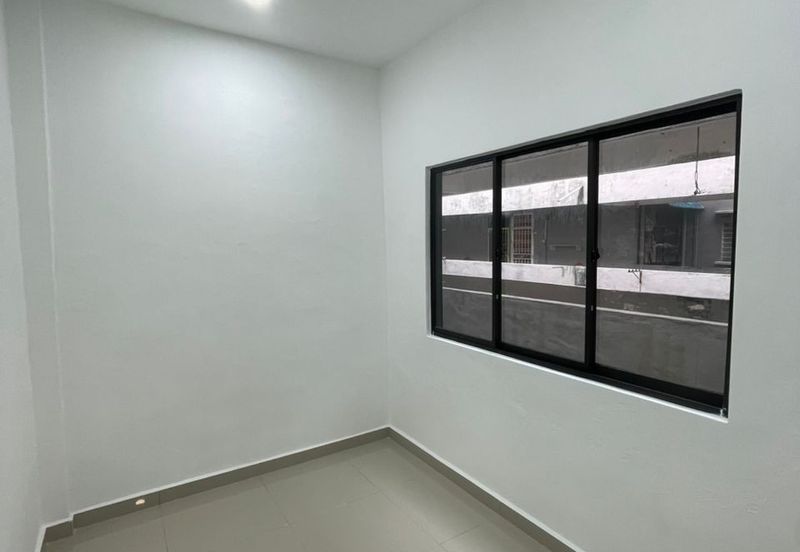 Taman Pulai Utama Flat