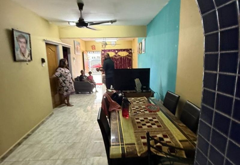 Single storey low cost house in Taman Aman Senai for sale 