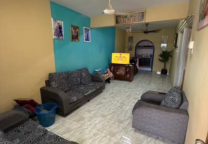 Single storey low cost house in Taman Aman Senai for sale 