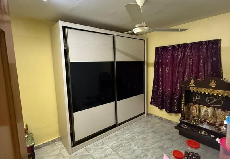 Single storey low cost house in Taman Aman Senai for sale 