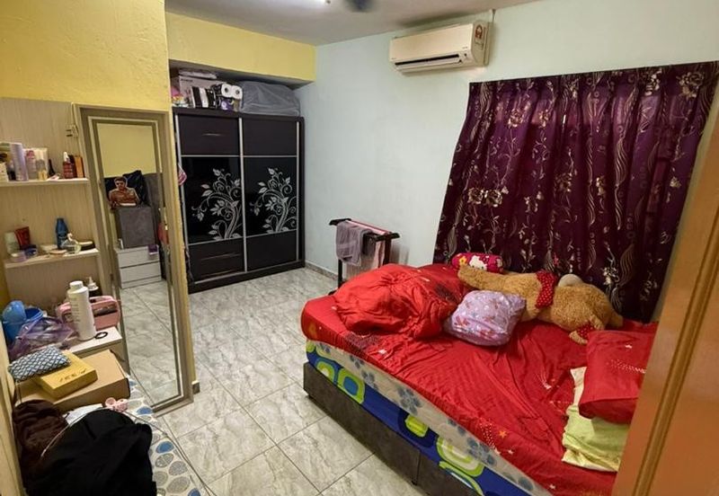 Single storey low cost house in Taman Aman Senai for sale 