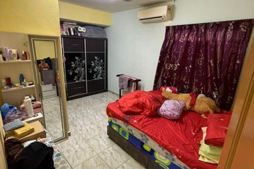 Single storey low cost house in Taman Aman Senai for sale 