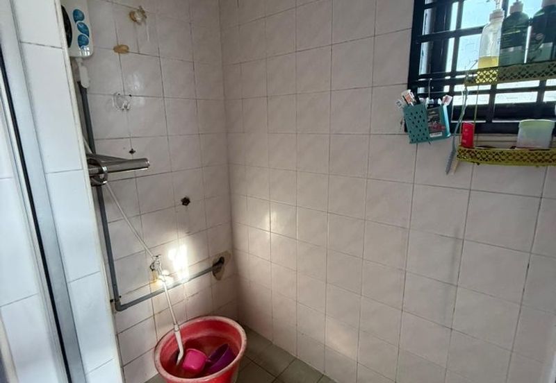 Single storey low cost house in Taman Aman Senai for sale 